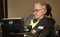 Stephen Hawking afferma che i progressi scientifici e tecnologici minacciano l’Umanità