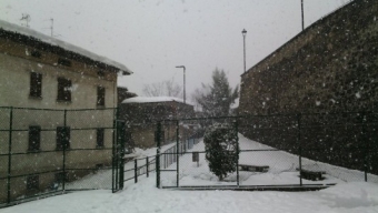 Neve a Dossena in provincia di Bergamo