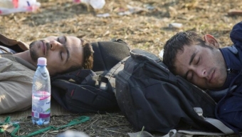 Migranti, nuove stragi. Un vertice all’Onu il 30 settembre. Gb, bloccato un tir con 27 rifugiati disidratati: arrestato un italiano