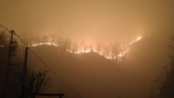 L’incendio avanza verso la Valsesia, prosegue la siccità eccezionale