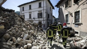 Terremoto, il bilancio si aggrava ancora: 267 morti. Nuove scosse, crolli ad Amatrice