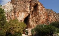 La grotta siciliana che nasconde un villaggio preistorico