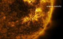 La sonda spaziale SDO della NASA fotografata enorme oggetto sferico vicino al Sole