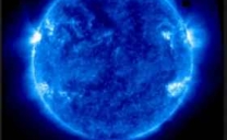 UFO 7 volte più grande della Terra entra nel nostro Sole, la NASA Immagine 23 Dicembre 2012. ~ NASA Fonte Cubo Extraterrestre visto per prima volta nel 2011