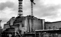 Chernobyl, 30 anni dopo: il disastro è diventato un’occasione. Migliaia lavorano ancora alla centrale: ‘Ti ammali? Colpa tua’