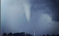 Tornado colpisce due campeggi, gravi danni e stabilimenti danneggiati