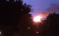 Fulmine colpisce un’abitazione, casa in fiamme