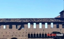 Vento,danni al castello Sforzesco di Milano
