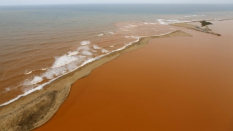 Disastro ambientale in Brasile: fiume di fango tossico arriva fino al mare