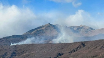 Incendio sul Mombarone, vicino a Ivrea