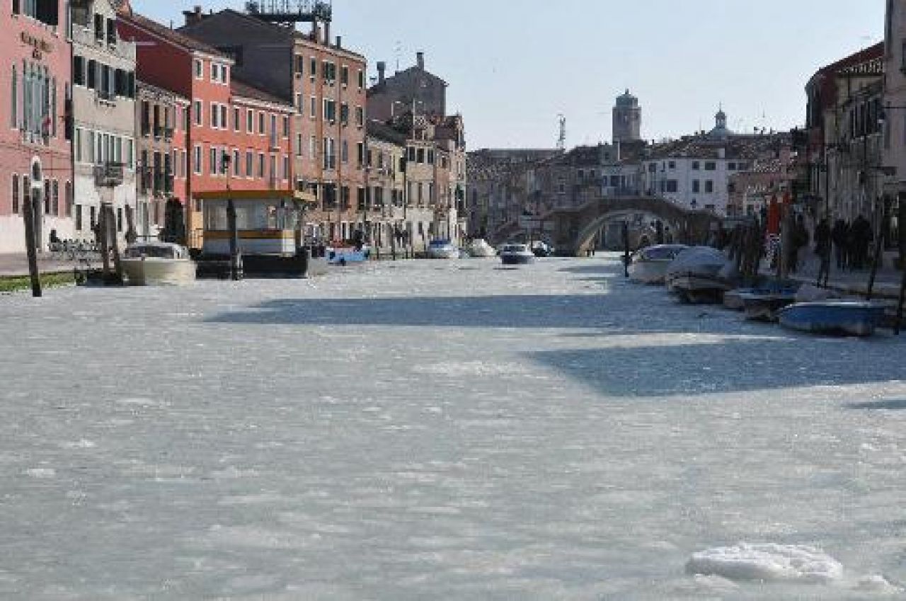 09c8ca32e26989a787166851772ec18d_laguna_venezia_ghiacciata