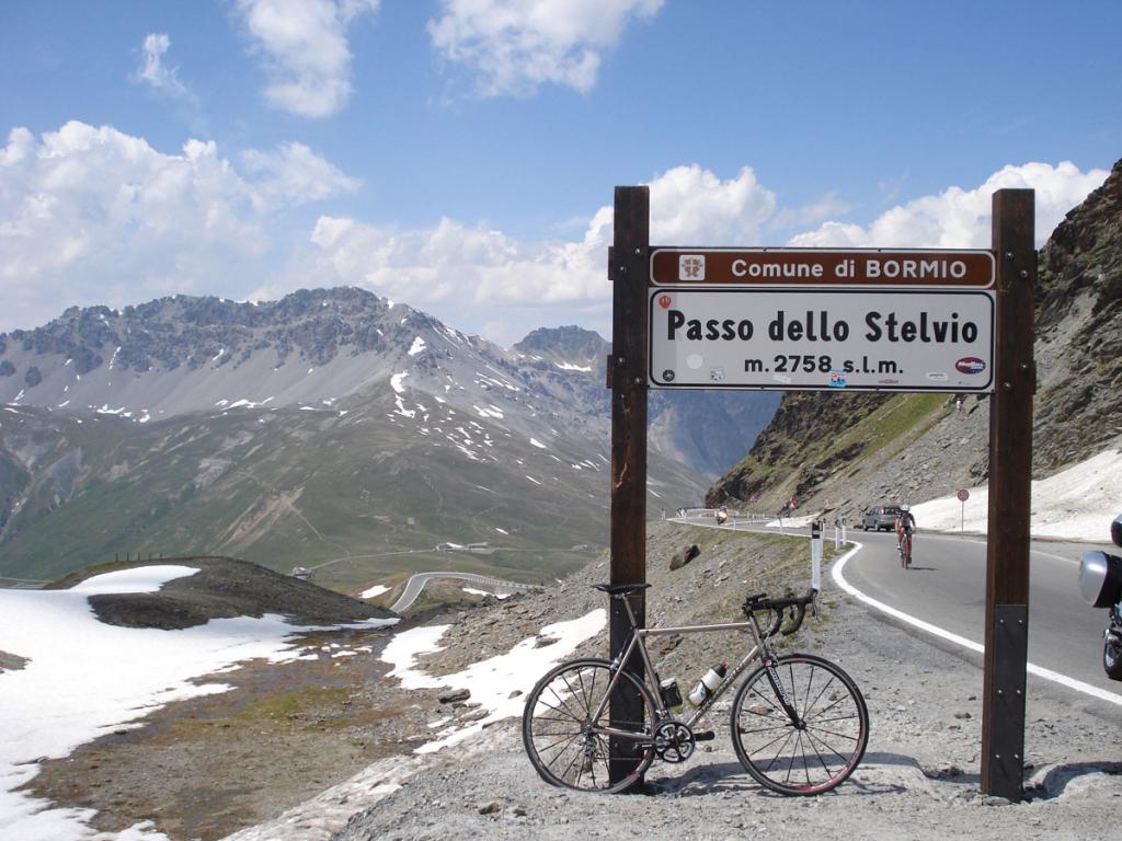 Passo-dello-Stelvio-bike