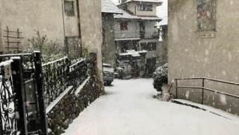 Nevicata del 28 Aprile 2017 a Ganna a 400 metri di quota in provincia di Varese