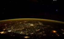 Astronauta della NASA fotografa una “nave aliena” dalla Stazione Spaziale Internazionale