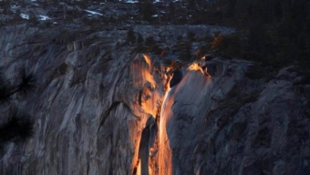La spettacolare cascata infuocata dello Yosemite Park
