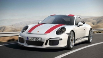 Porsche 911 R: 500 cavalli “aspirati” per i puristi della guida sportiva