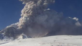 Breaking News – Vulcano Bezymianny Eruzione esplosiva cenere a 12,2 km